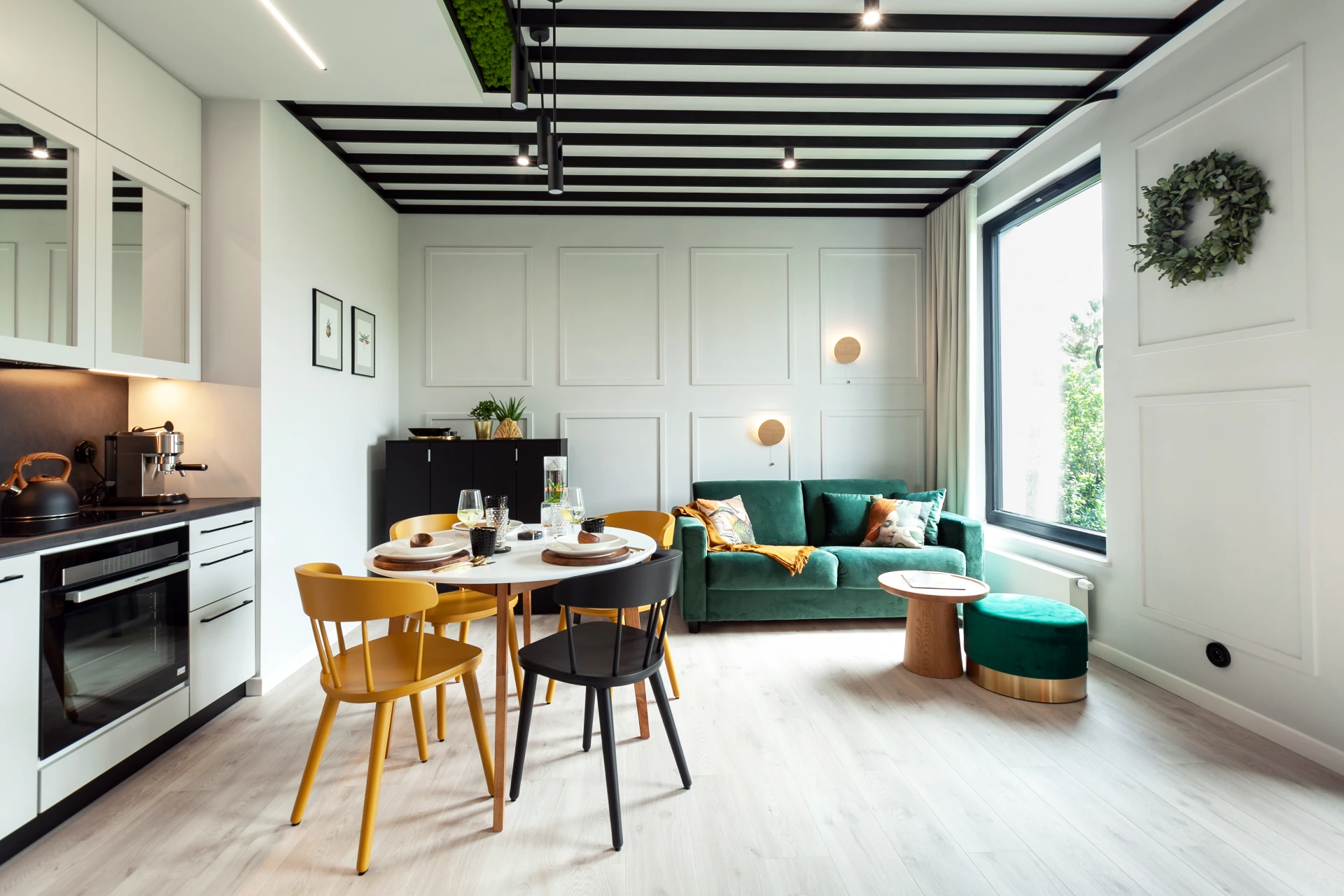 Apartament Botanica – przyjazna przestrzeń z wyjątkowymi sufitami