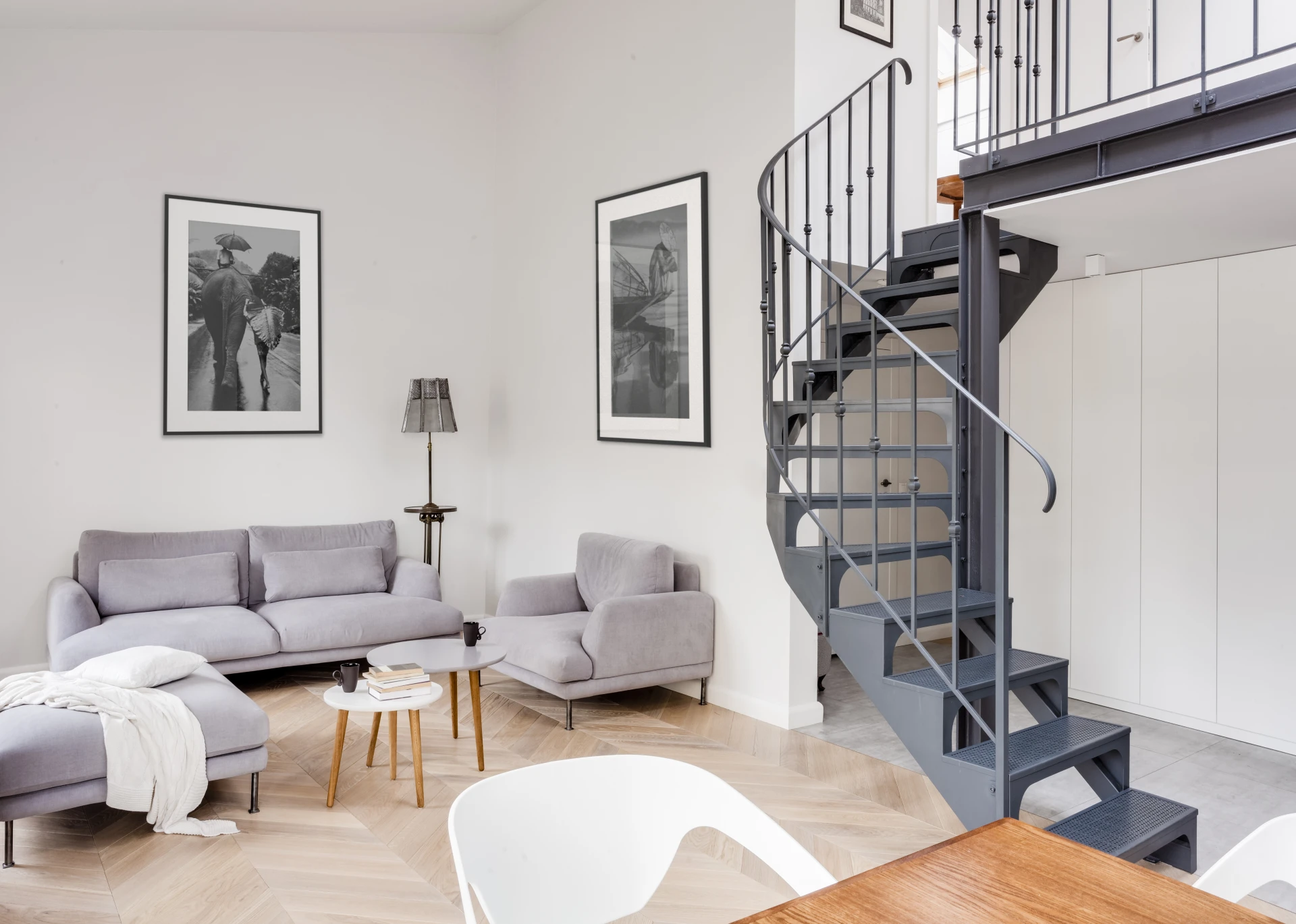 Udomowiony loft z historią w tle 
