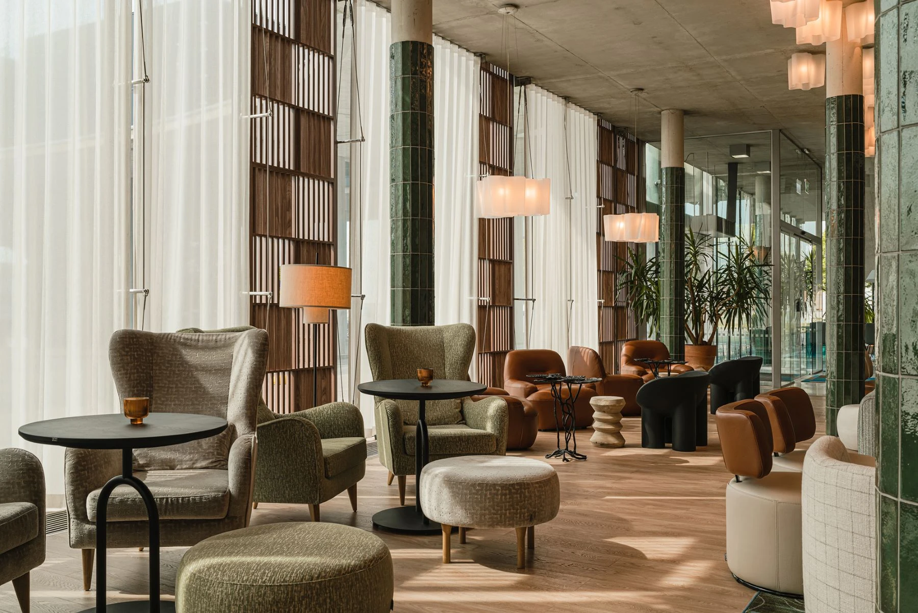 Hotel w Tallinie z nastrojowymi wnętrzami  projektu polskiej pracowni Aure Studio