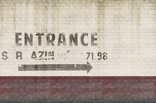 Glamora Urban Entrance
